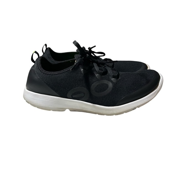OOFOS Shoes - OOFOS OOMG Black and White Athletic size 11 women’s sneakers